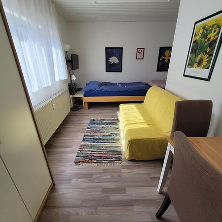 Messezimmer Am Thewissenweg Düsseldorf Dış mekan fotoğraf