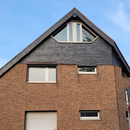 Messezimmer Am Thewissenweg Düsseldorf Dış mekan fotoğraf