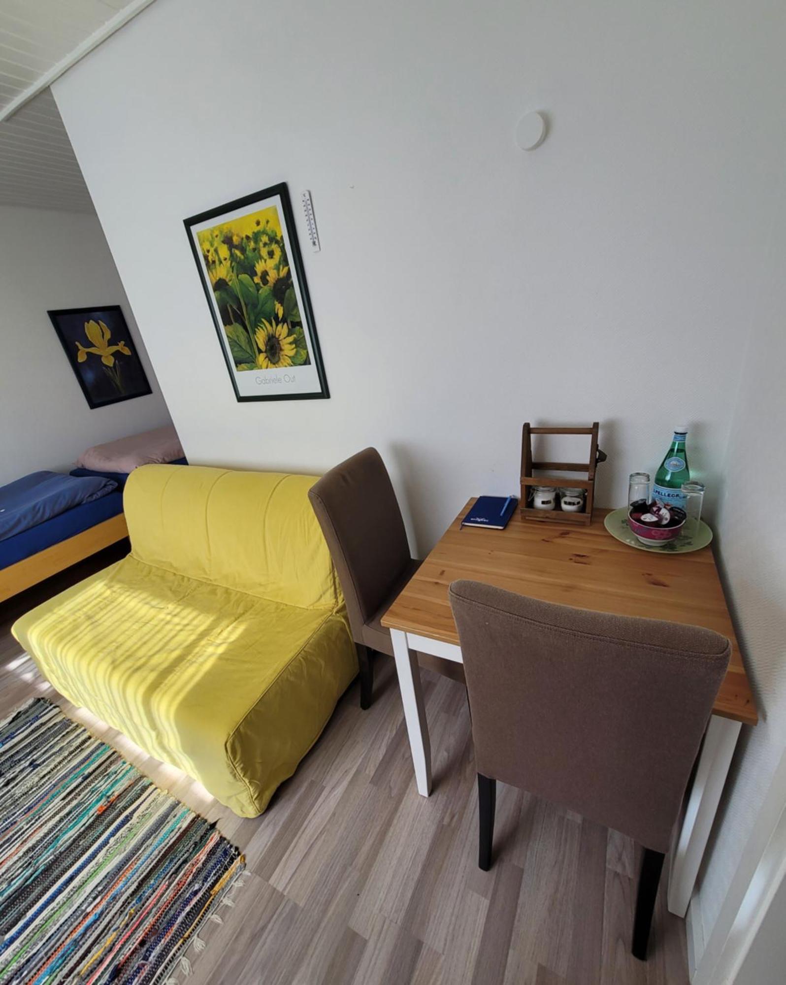 Messezimmer Am Thewissenweg Düsseldorf Dış mekan fotoğraf