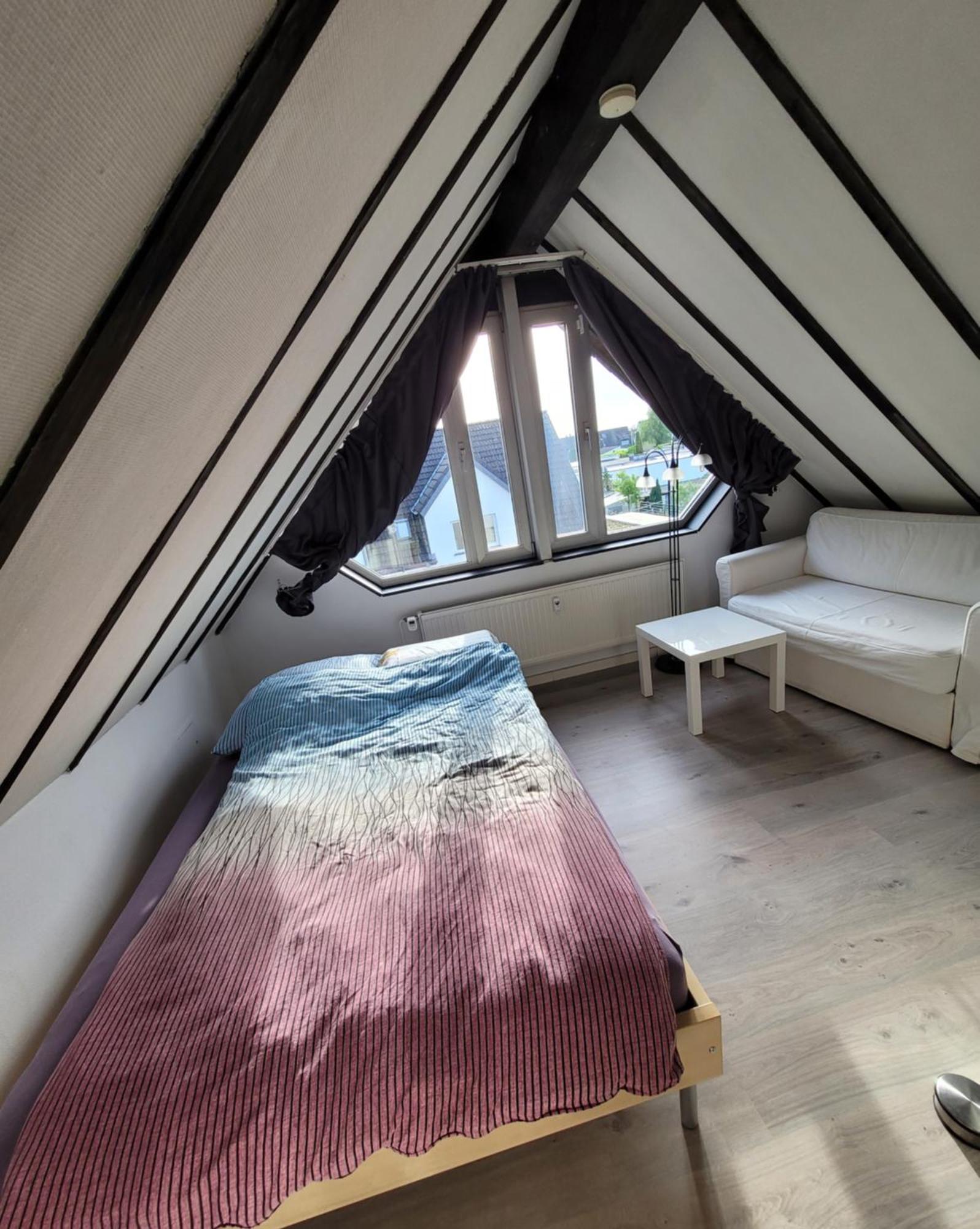 Messezimmer Am Thewissenweg Düsseldorf Dış mekan fotoğraf