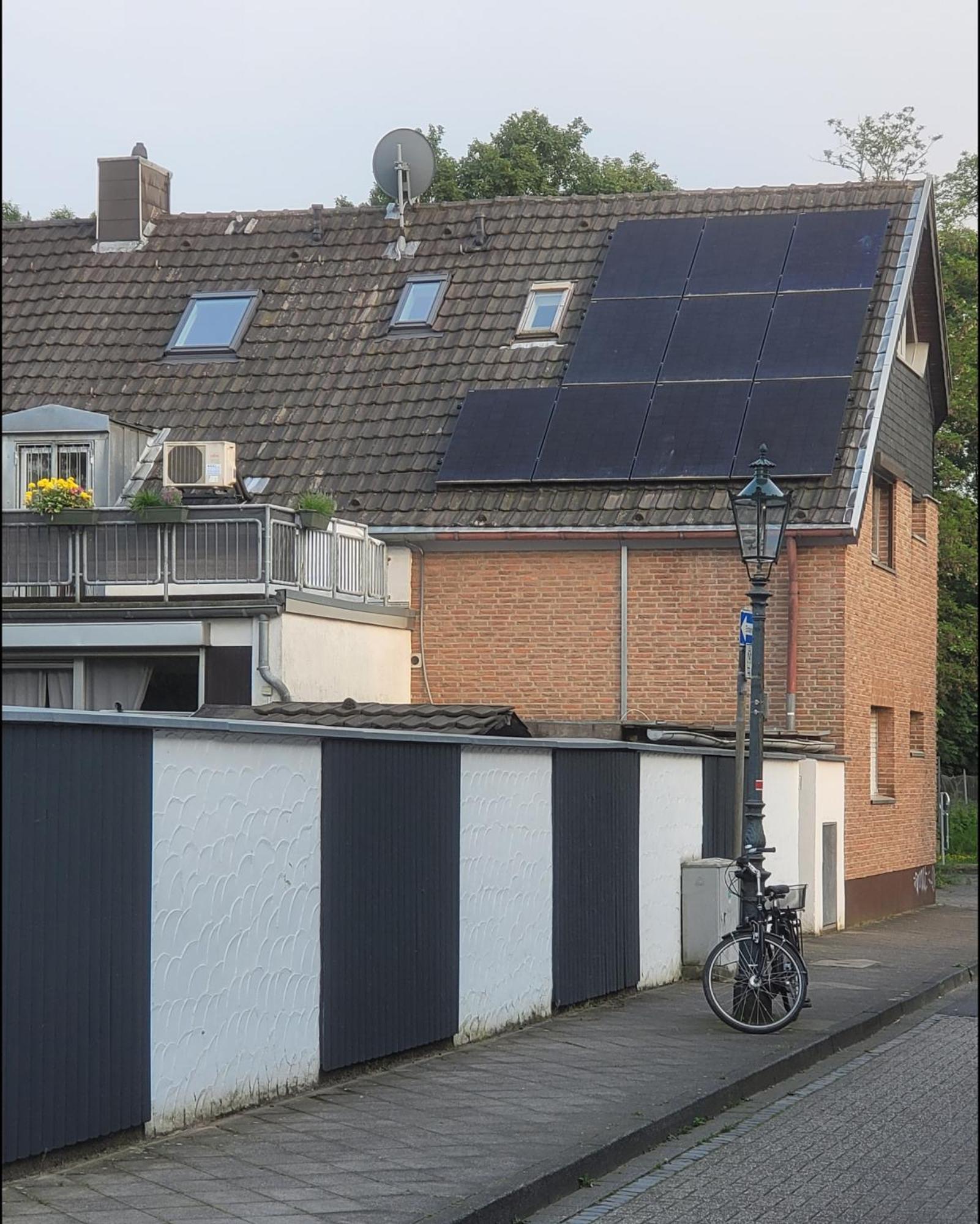 Messezimmer Am Thewissenweg Düsseldorf Dış mekan fotoğraf