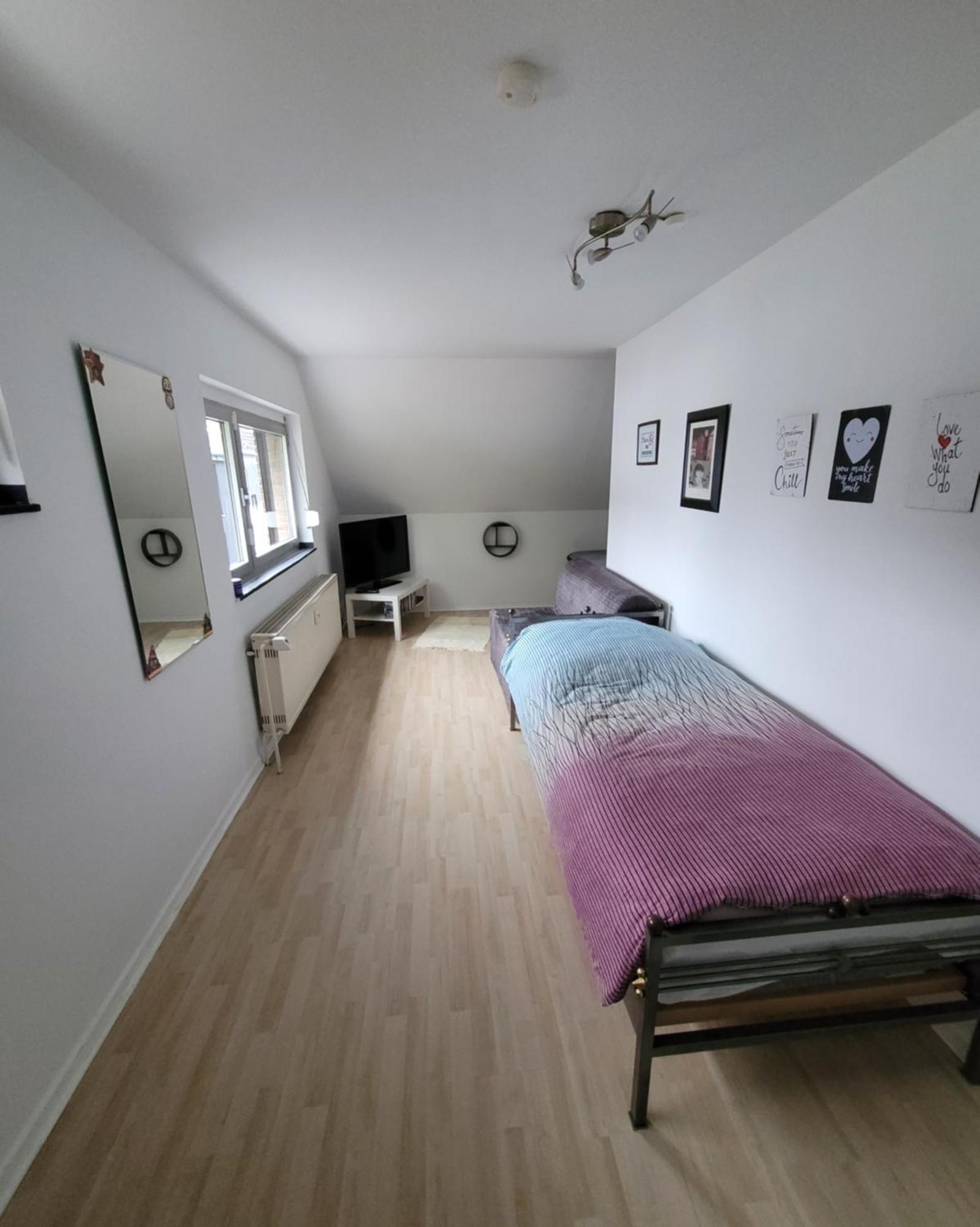 Messezimmer Am Thewissenweg Düsseldorf Oda fotoğraf