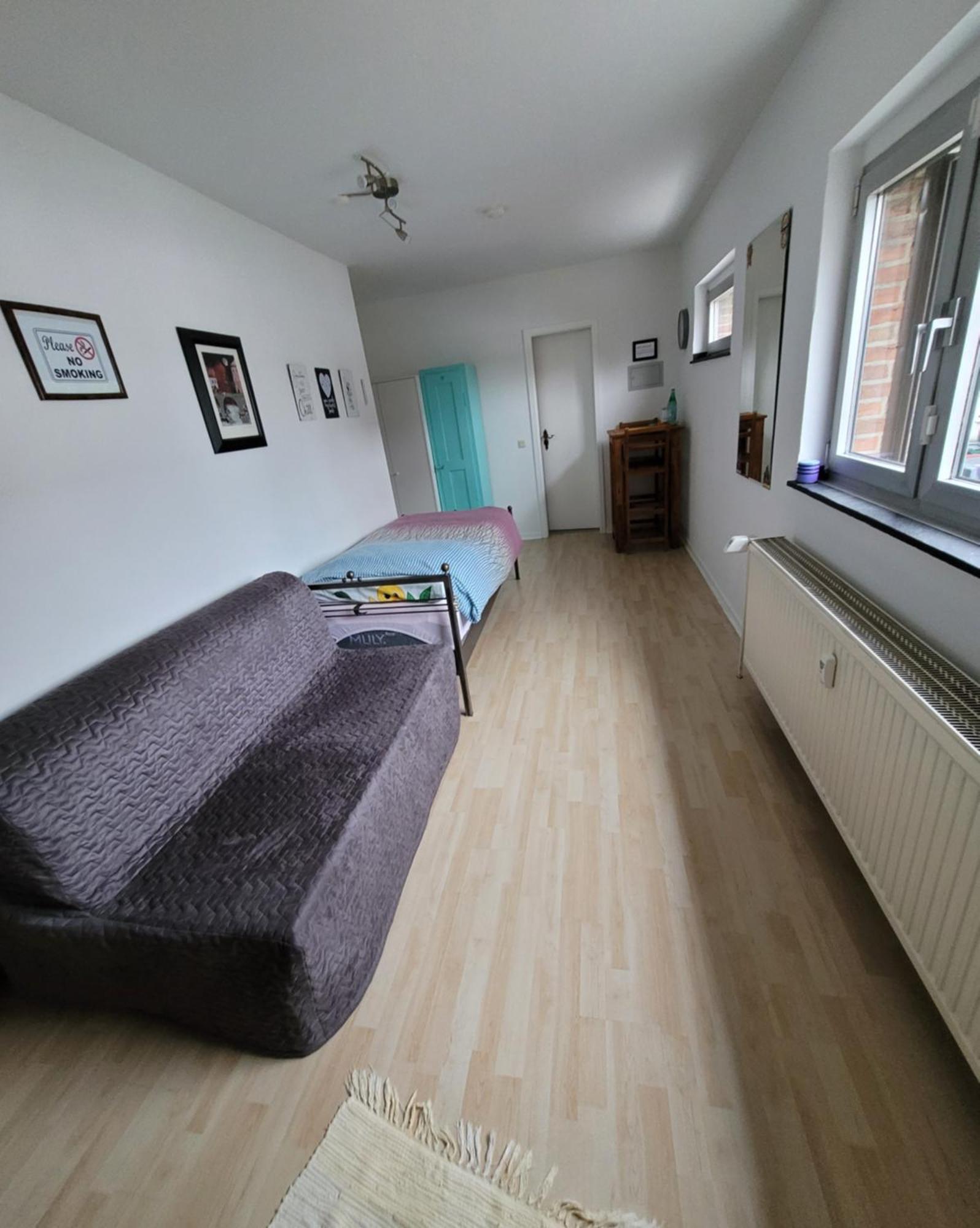 Messezimmer Am Thewissenweg Düsseldorf Oda fotoğraf